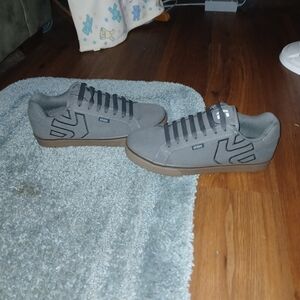 Etnies shoes